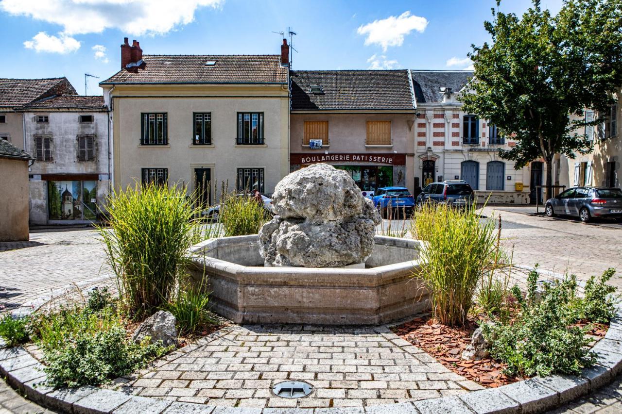 Hostellerie Du Chateau Bellenaves Buitenkant foto