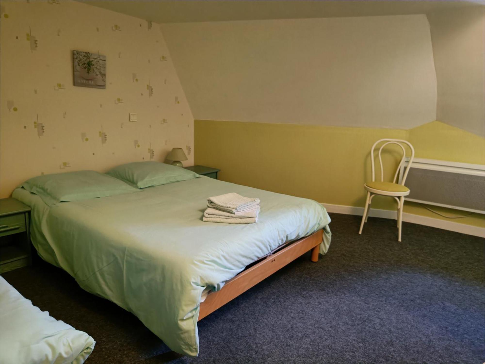 Hostellerie Du Chateau Bellenaves Kamer foto
